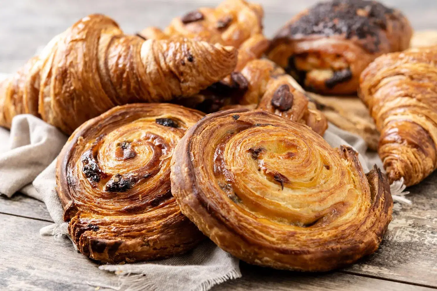 Pastries https://4kym48m6w0dj35od.public.blob.vercel-storage.com/dishes/internal/pastries-1759497312532.webp