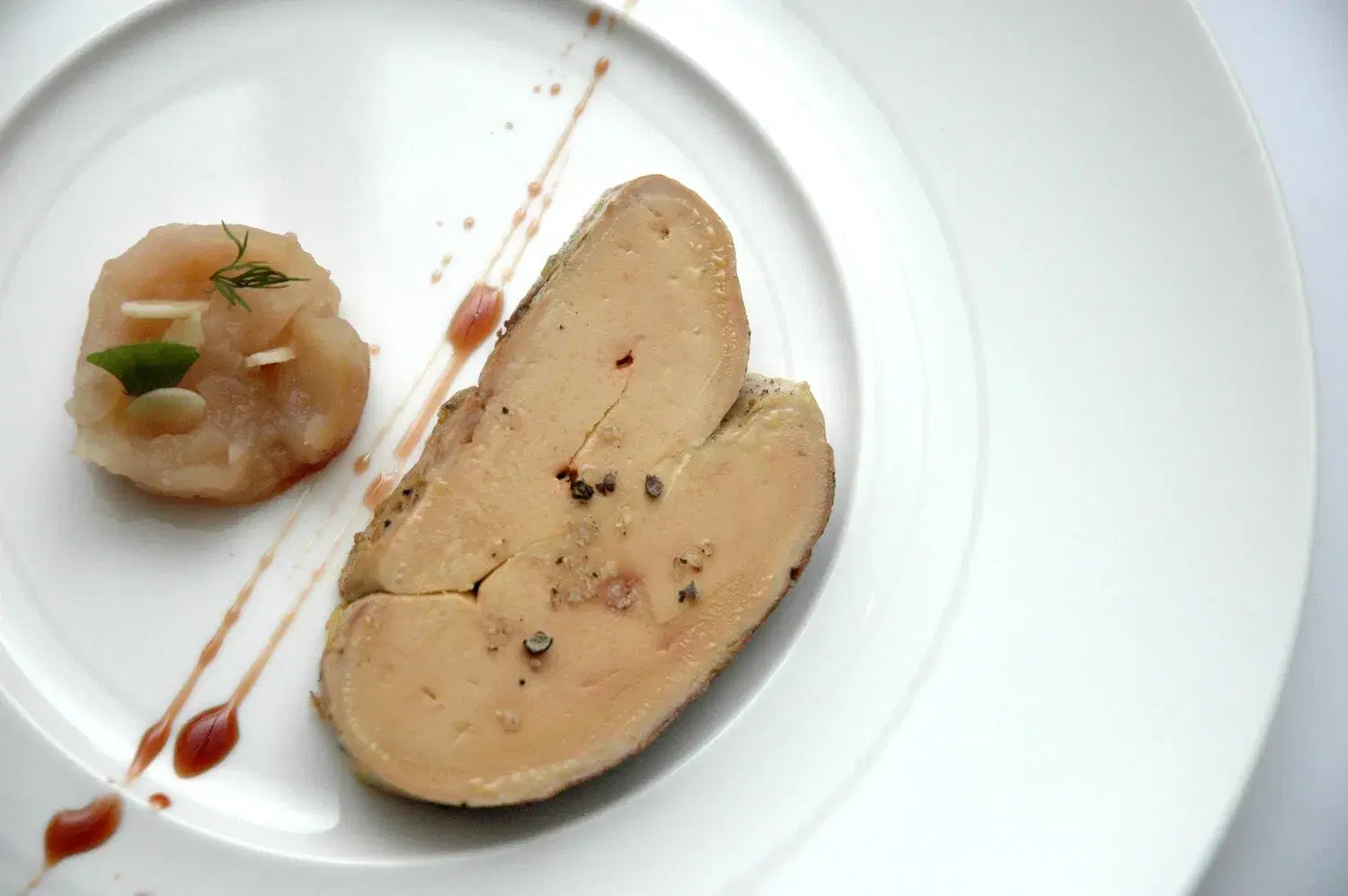 Foie Gras Foie Gras https://4kym48m6w0dj35od.public.blob.vercel-storage.com/dishes/internal/foie-gras-1759434384810.webp
